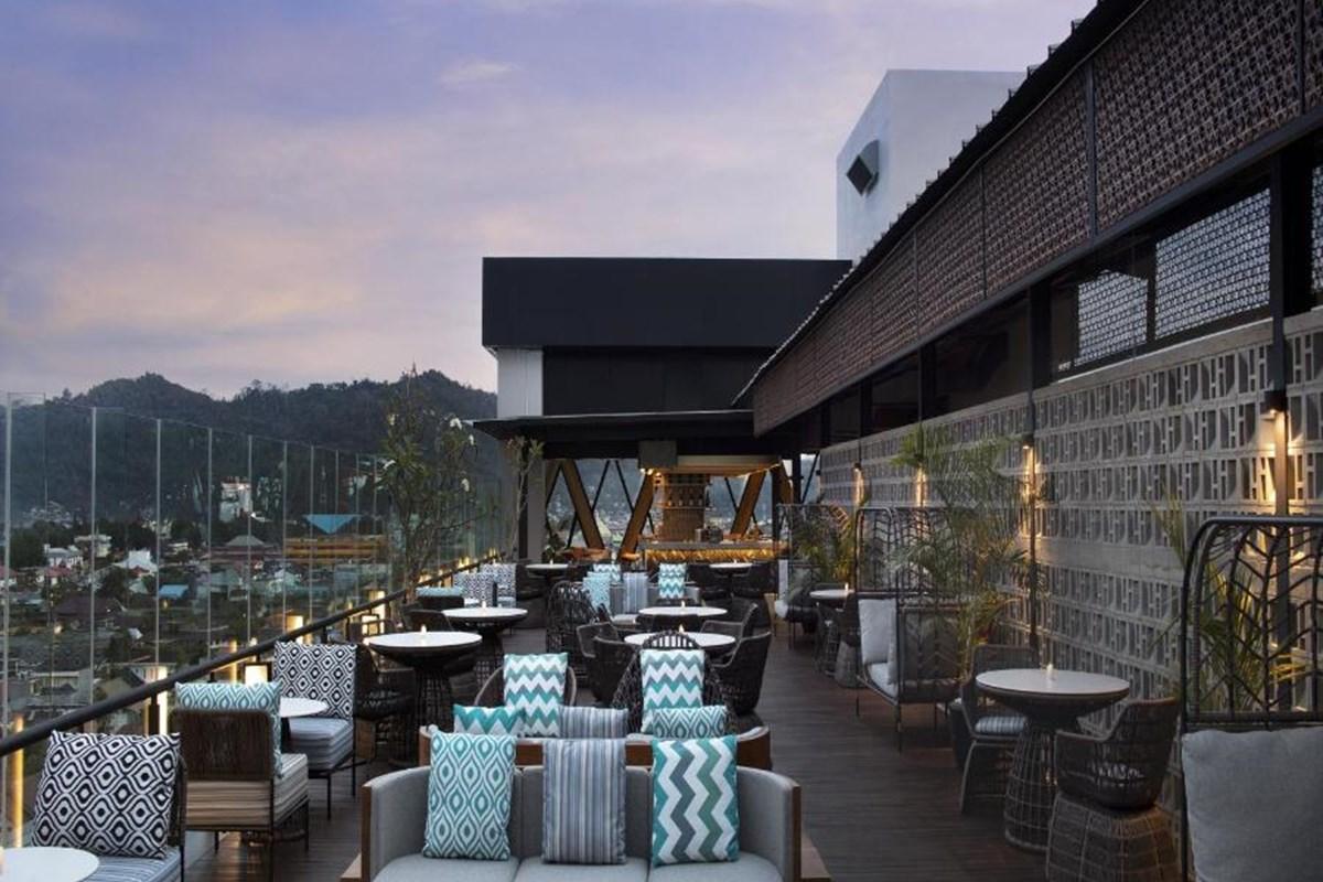Hotel Santika Premiere Padang Exterior foto